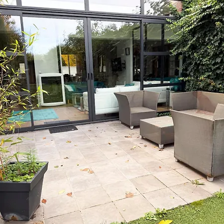 Hébergement de vacances Superbe Maison 4 Avec Jardin *